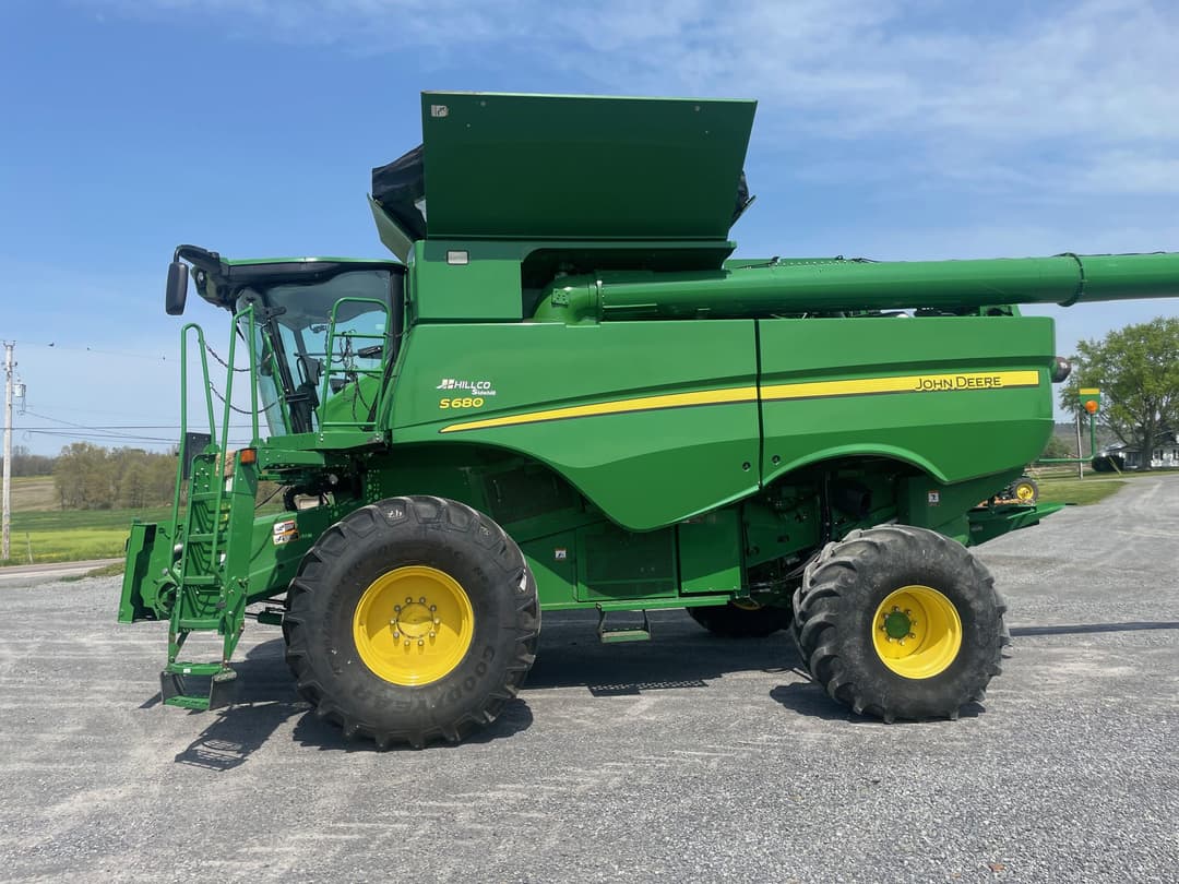 Image of John Deere S680 Primary image