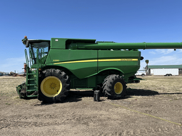 Main image John Deere S680