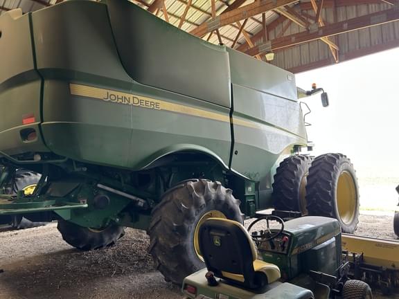 Image of John Deere S680 equipment image 3