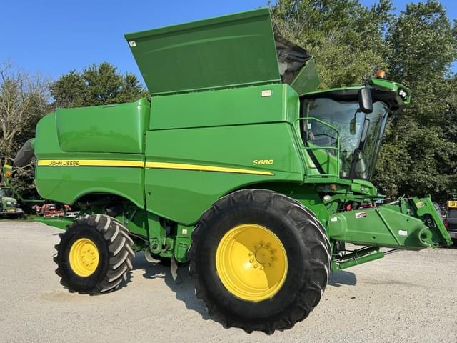 Image of John Deere S680 equipment image 1