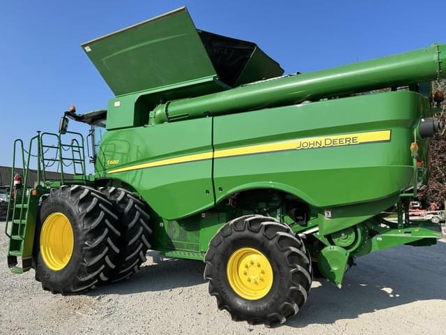 Image of John Deere S680 equipment image 4