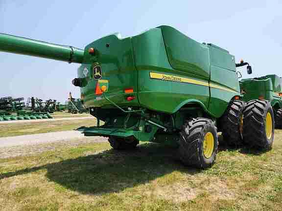 Image of John Deere S680 equipment image 3