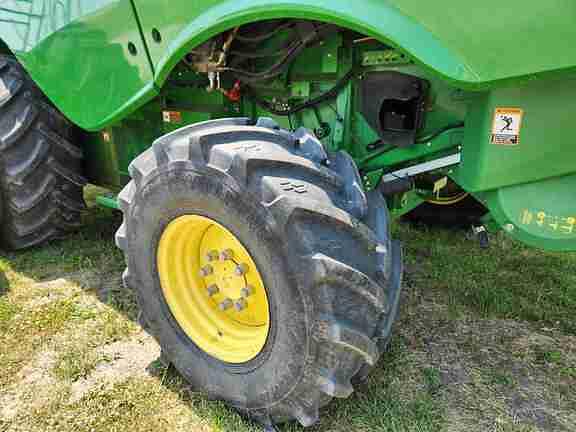 Image of John Deere S680 equipment image 1