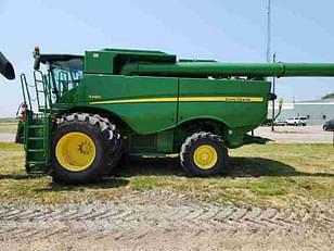 Main image John Deere S680 10