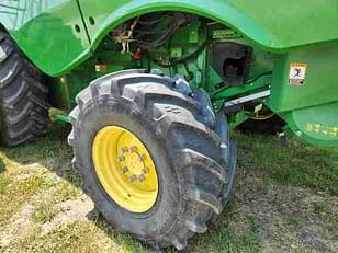 Main image John Deere S680 1