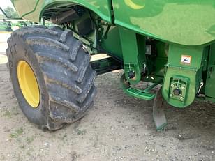 Main image John Deere S680 10