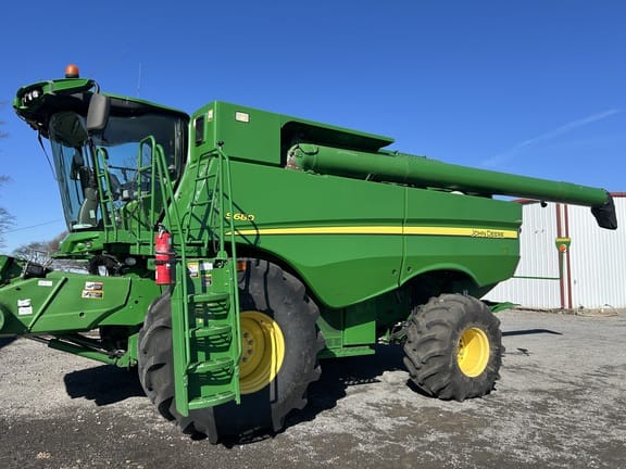 2013 John Deere S680 Equipment Image0
