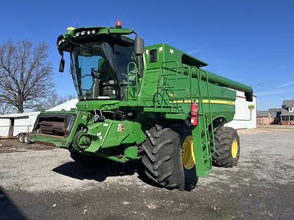 Image of John Deere S680 equipment image 2