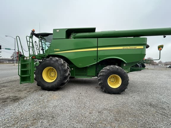 Image of John Deere S680 equipment image 1