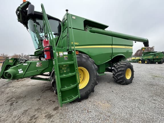 Image of John Deere S680 Primary image