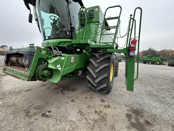 Image of John Deere S680 equipment image 3