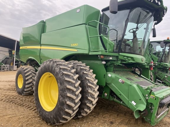 2013 John Deere S680 Image