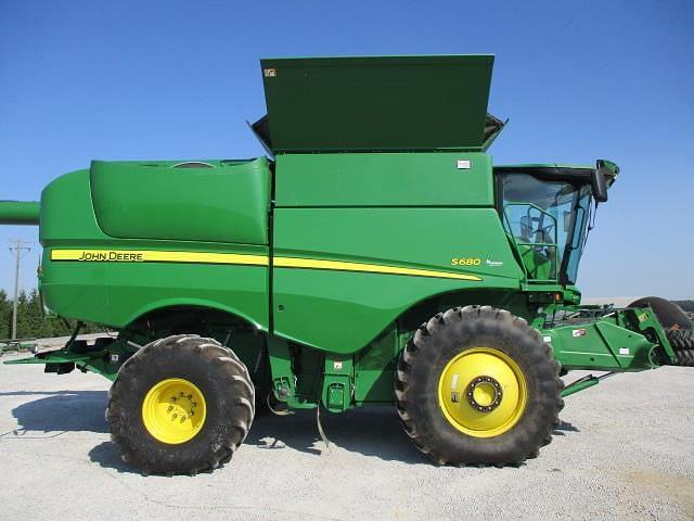 Image of John Deere S680 equipment image 2