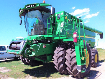 Main image John Deere S680