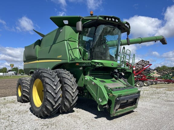 2013 John Deere S680 Equipment Image0