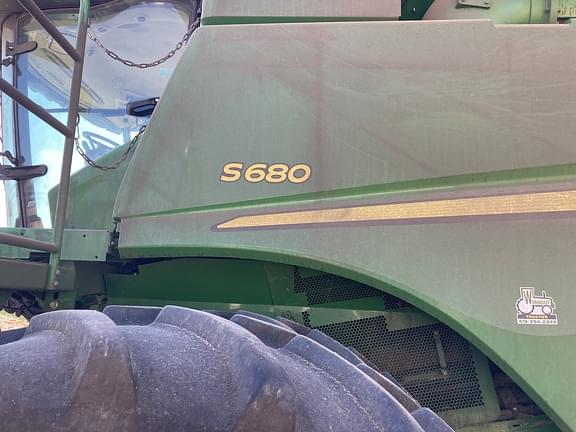 Image of John Deere S680 equipment image 1