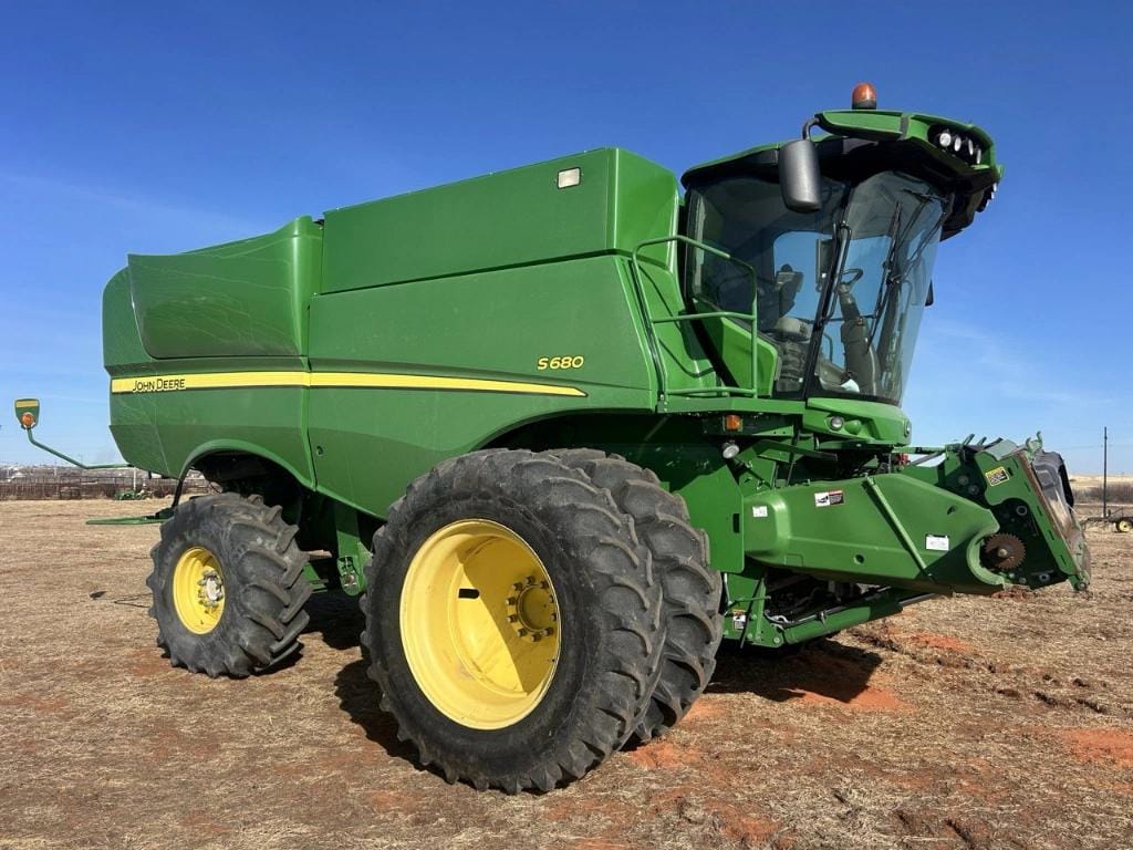 2013 John Deere S680 Equipment Image0
