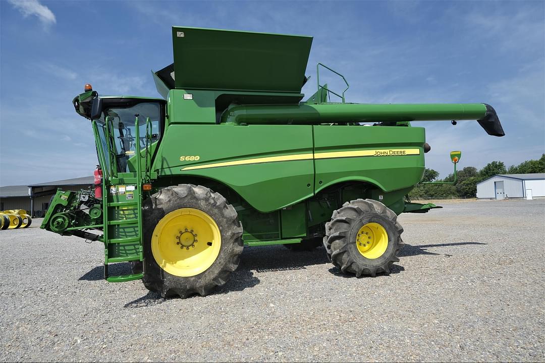 Image of John Deere S680 Primary image
