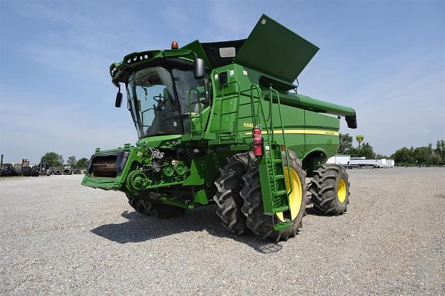 Image of John Deere S680 equipment image 2