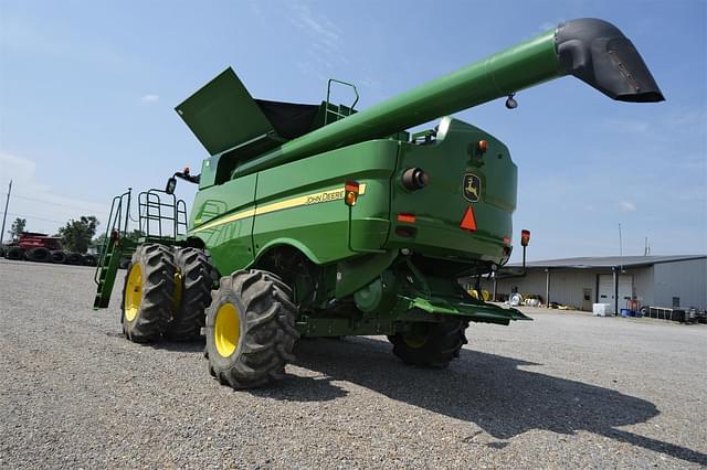 Image of John Deere S680 equipment image 4