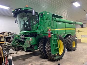 Main image John Deere S680