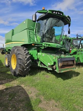 Main image John Deere S680