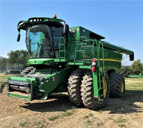 Image of John Deere S680 equipment image 3