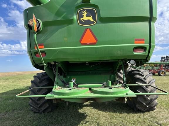 Image of John Deere S690 equipment image 2