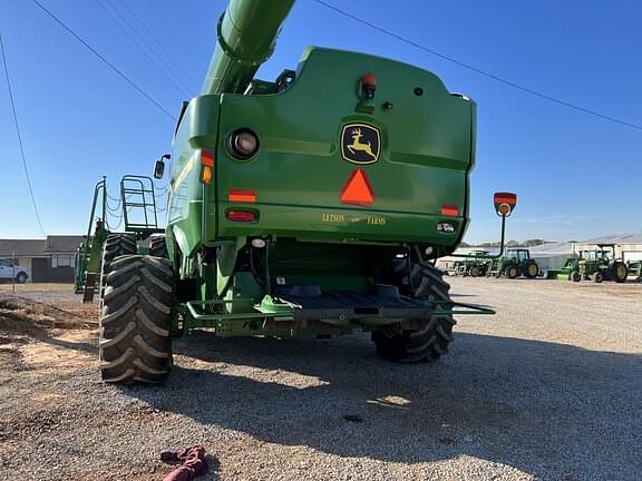 Image of John Deere S690 equipment image 2