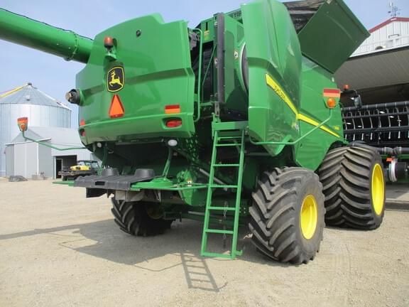 Image of John Deere S690 equipment image 3