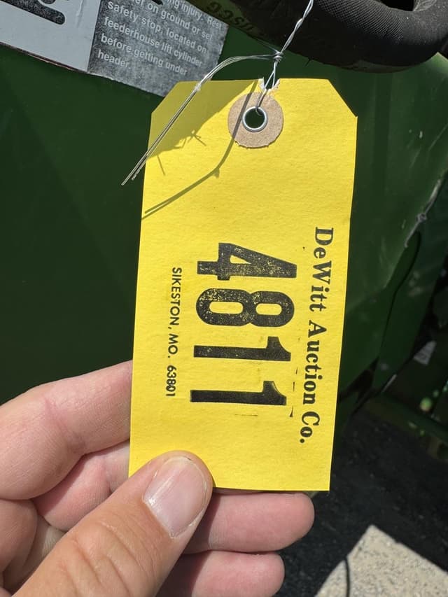 Image of John Deere S690 equipment image 1