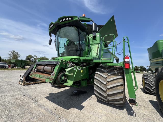 Image of John Deere S690 equipment image 3