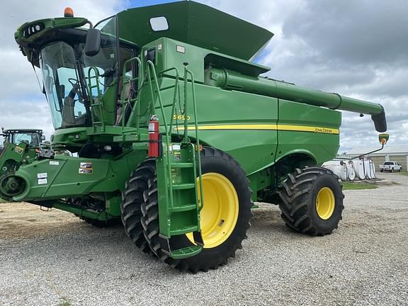 Image of John Deere S690 equipment image 1