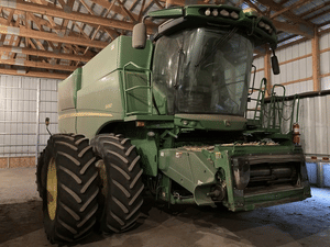 2013 John Deere S690 Image