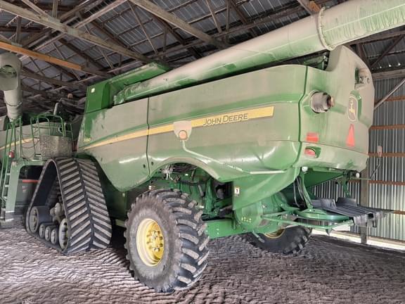 Image of John Deere S690 Primary image