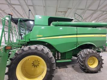 Main image John Deere S690