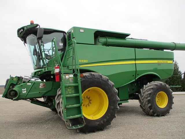 Image of John Deere S690 Primary image