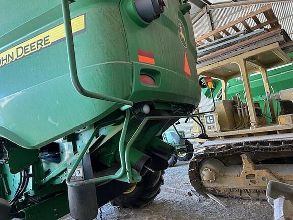 Image of John Deere S690 equipment image 1