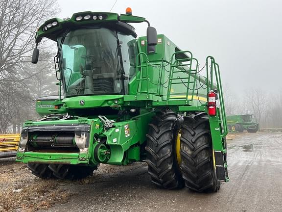 Image of John Deere S690 Primary image