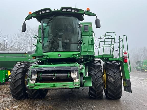 Image of John Deere S690 equipment image 1