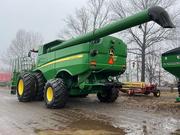 Image of John Deere S690 equipment image 4