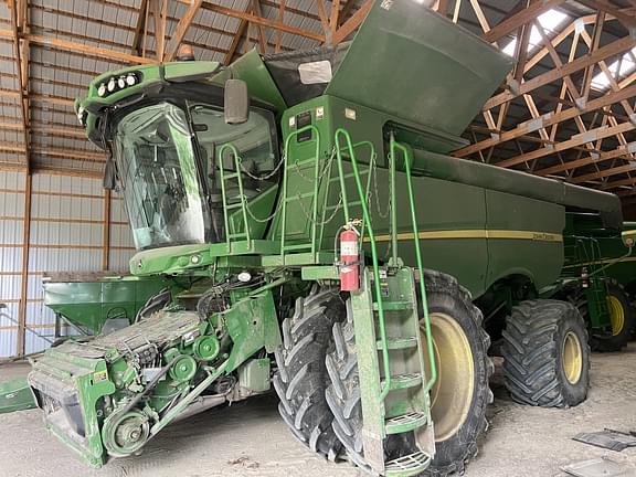 Image of John Deere S690 Primary image