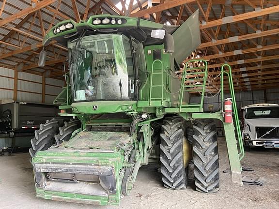 Image of John Deere S690 Primary image