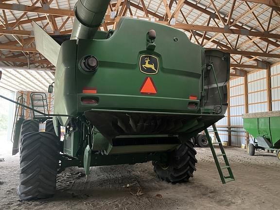 Image of John Deere S690 equipment image 4