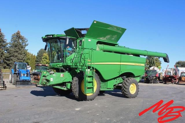 Image of John Deere S690 equipment image 1