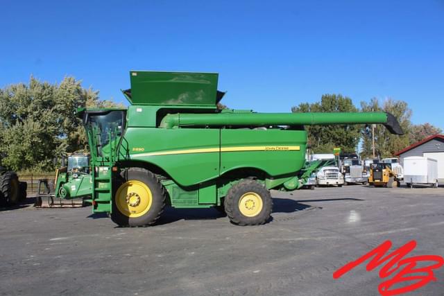 Image of John Deere S690 equipment image 3