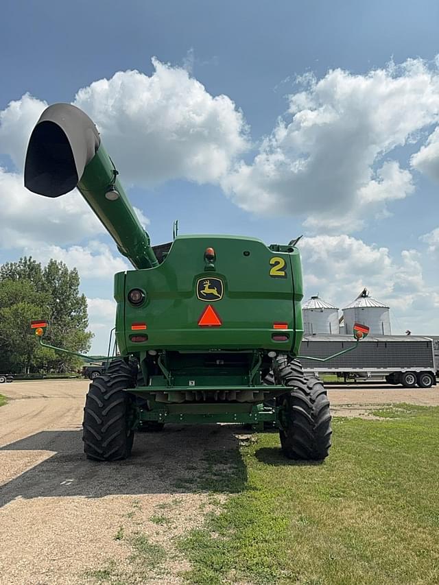 Image of John Deere S690 equipment image 3