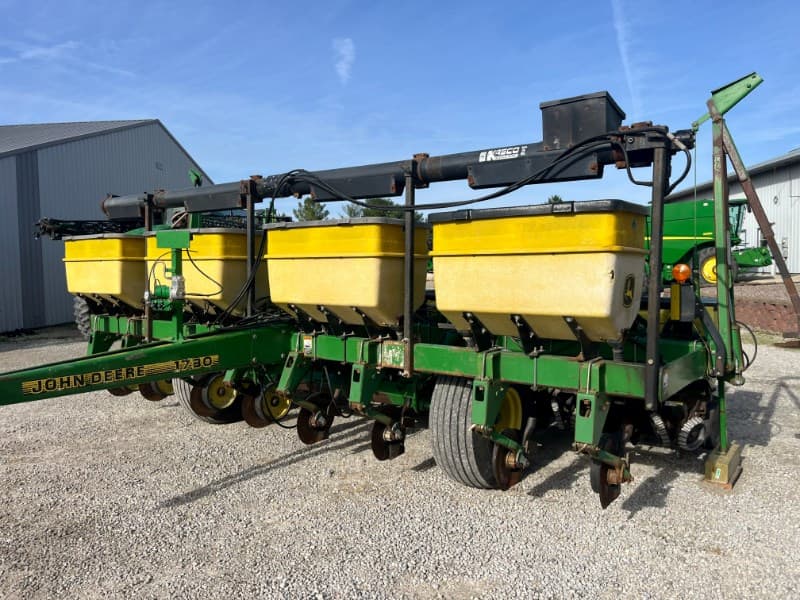 Image of John Deere S690 Primary image