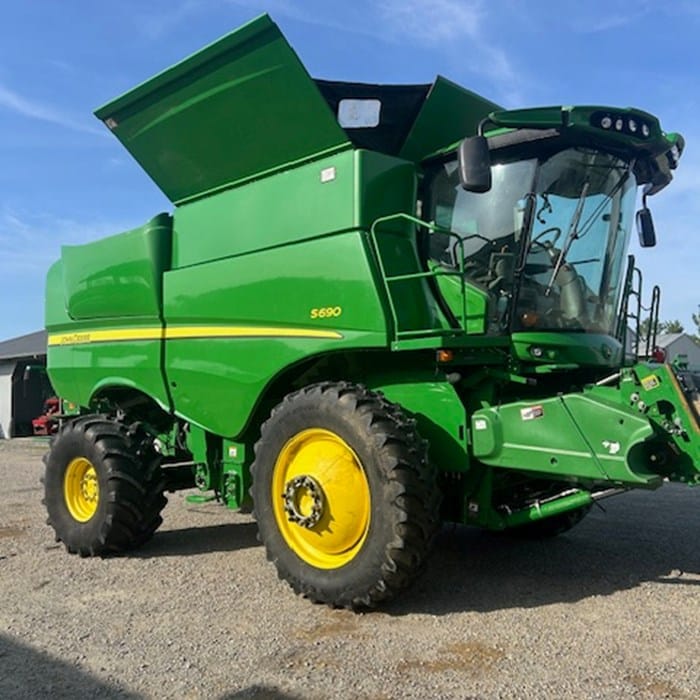 2013 John Deere S690 Equipment Image0
