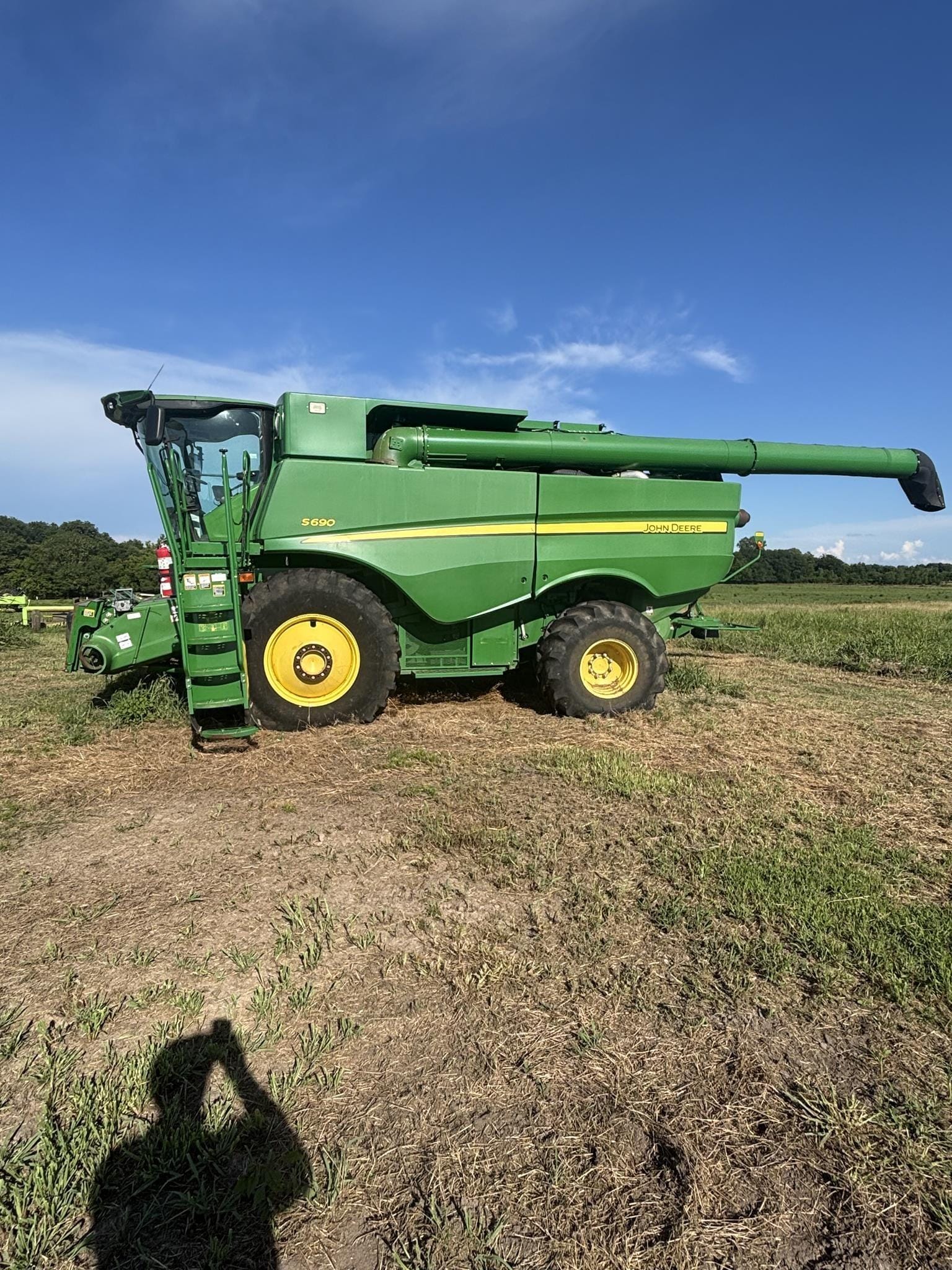 2013 John Deere S690 Equipment Image0